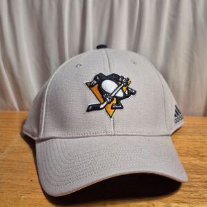 Adidas Pittsburgh Penguins L/XL Stretchfit Hat - New